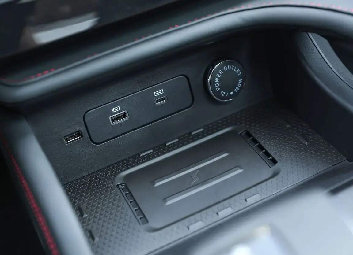 Wireless Charging & Smart Connectivity