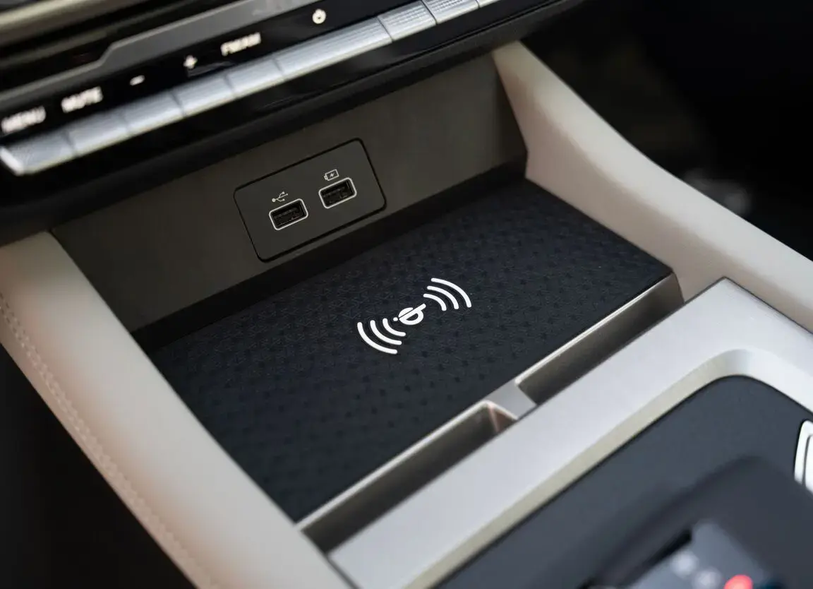 USB & Wireless Charging